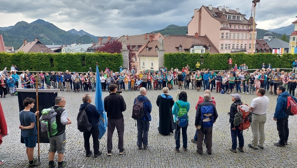 Begrüßung von Fußwallfahrern in Mariazell